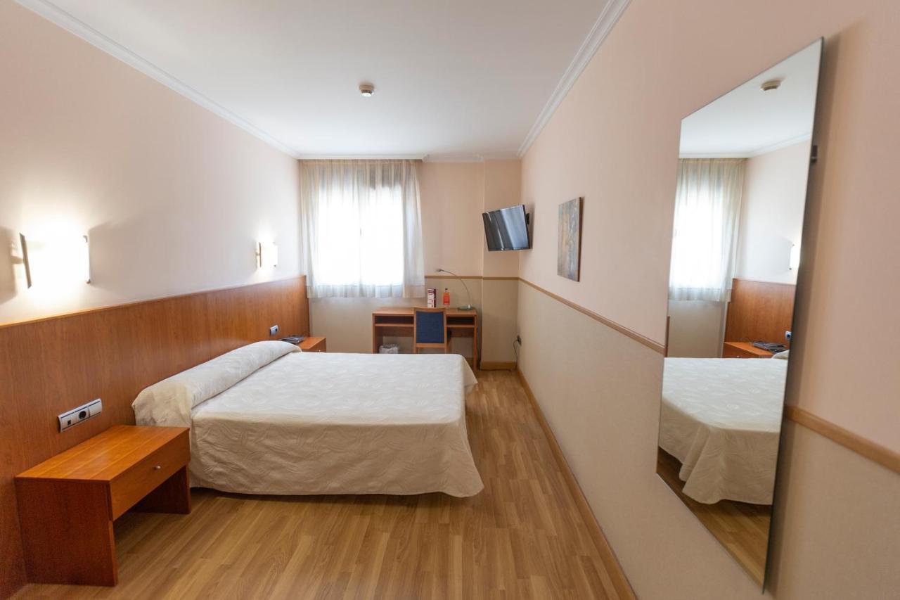 Andamur San Román Bagian luar foto
