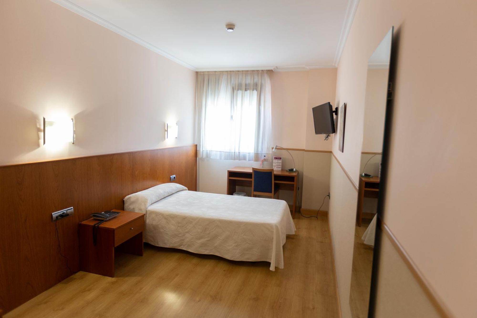 Andamur San Román Bagian luar foto